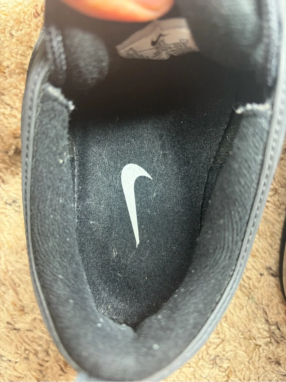 Nike Men’s Black Low-Top Athletic Sneakers